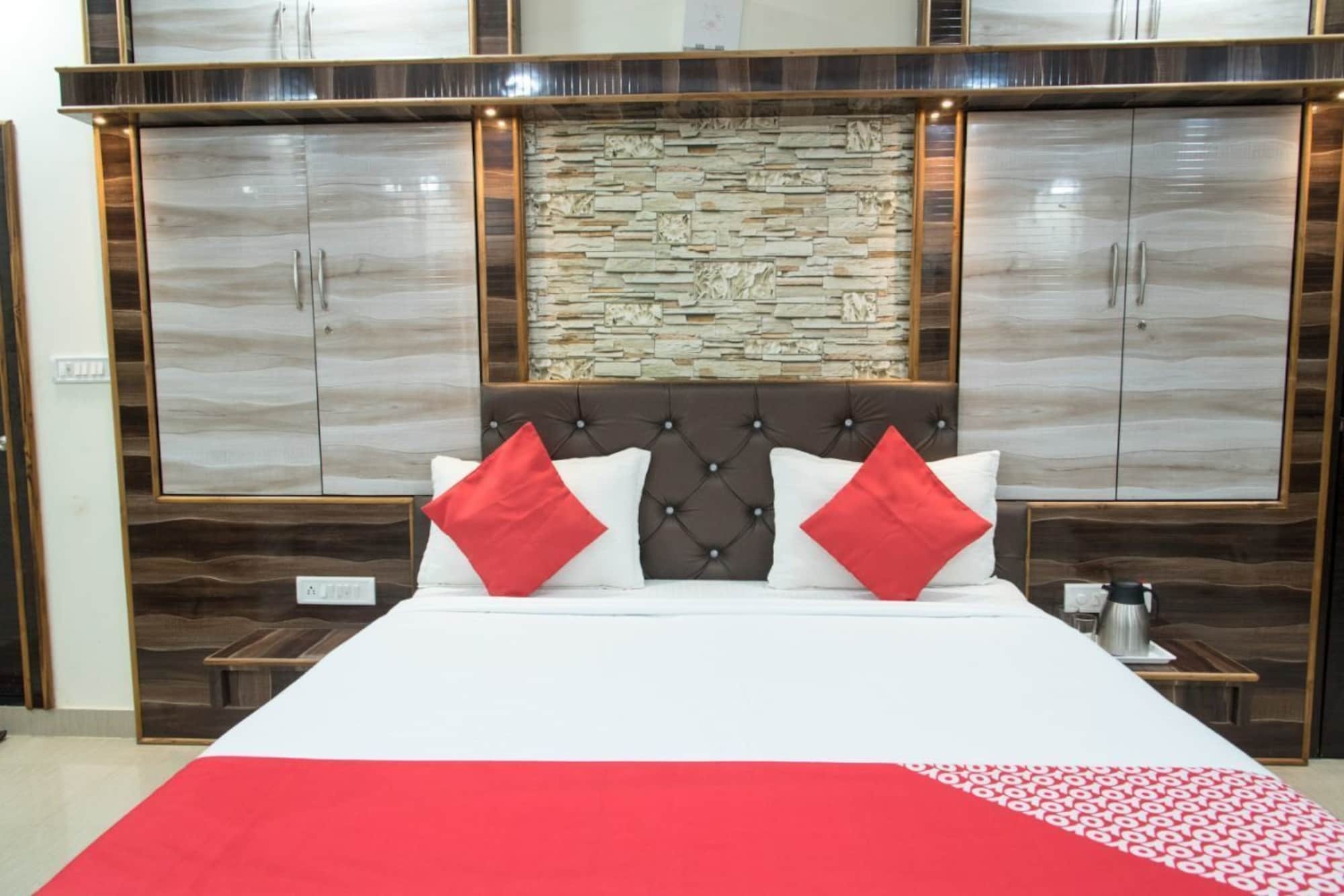 Oyo 11868 Rk Residency Hotel Udaipur Luaran gambar